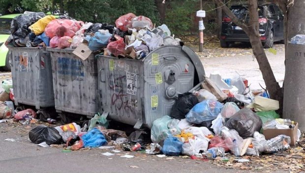 София пламна от боклук и зарази. Терзиев, тръгвай си! (СНИМКИ)