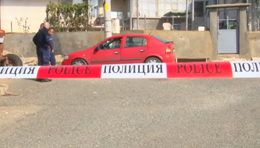 Тройният убиец от Бургаско първо намушкал с нож жертвите, после ги застрелял с пушката