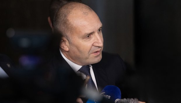 Референдумът на Радев - злонамерена игра с Конституцията. За две Българии няма място!