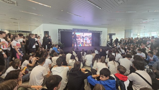 „Не сте сами“ обедини над 400 ученици в борбата срещу употребата на наркотици и хазартната зависимост