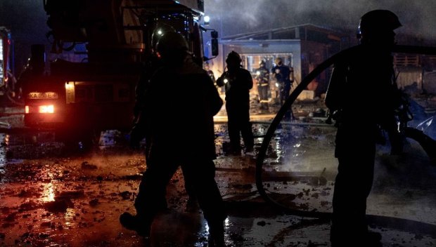 Трима загинали и десетки ранени при поредната руска атака срещу Киев