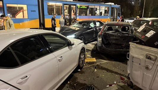 Прокуратурата иска постоянен арест за мъжа, врязал се в шест коли на бул. Витоша