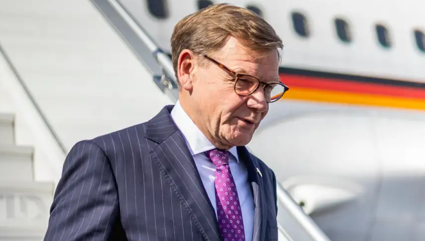 Повреда в самолета на германския външен министър