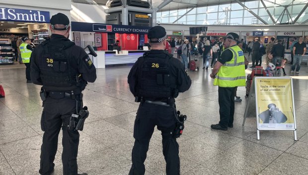 Българин арестуван по погрешка на летище в Лондон