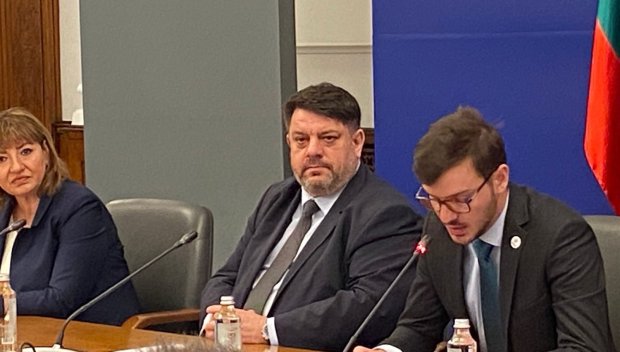 Атанас Зафиров: Вярвам, че с общи усилия ще постигнем модерен и ефективен закон за насърчаване на доброволчеството (СНИМКИ)