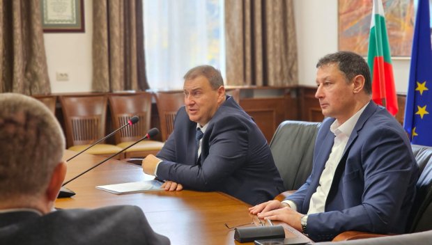 Емил Радев: ЕС трябва да пресече пране на пари за над 130 млрд. евро годишно (СНИМКИ)