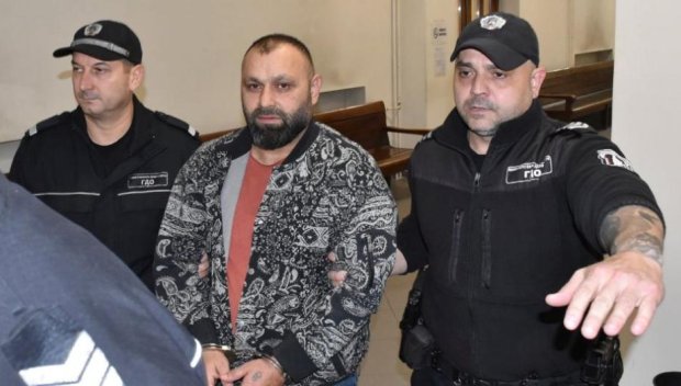 Съдът в Хасково остави в ареста турчин, издирван от германските власти за трафик на мигранти