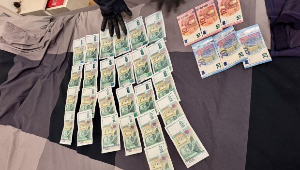 Прокуратурата извади на показ ВЕЩЕСТВЕНИ ДОКАЗАТЕЛСТВА от аферата с подкупа на Драгоман (СНИМКИ)