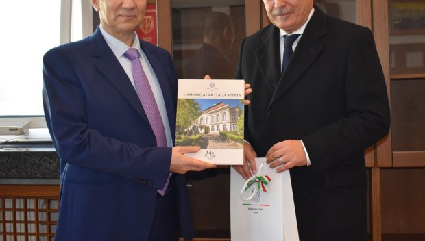 И.ф. главен прокурор Борислав Сарафов проведе работна среща с посланика на Италия Марчело Апичела (СНИМКИ)