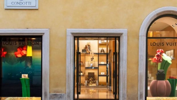 Дръзка кражба: Бандити обраха магазина на „Луи Вюитон“ в центъра на Рим