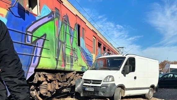 Дъртак натресе влак край Шумен и офейка