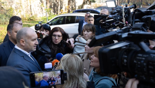 ГОРЕЩО: Ето как Румен Радев се измъква от РАЗКРИТИЕТО НА ПИК за тайна среща с бивш активист на Черепа (ВИДЕО)