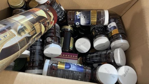 СПЕЦАКЦИЯ: Иззеха забранени лекарства и добавки от магазини в София