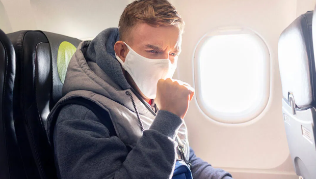 Самолетът под микроскоп: Как да се предпазим от вируси по време на полет