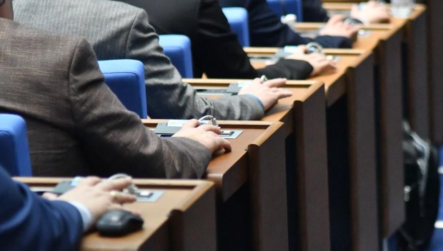 ОБРАТ: ГЕРБ, ДПС и ИТН се отказаха да гледат бюджетите за 2026 г.