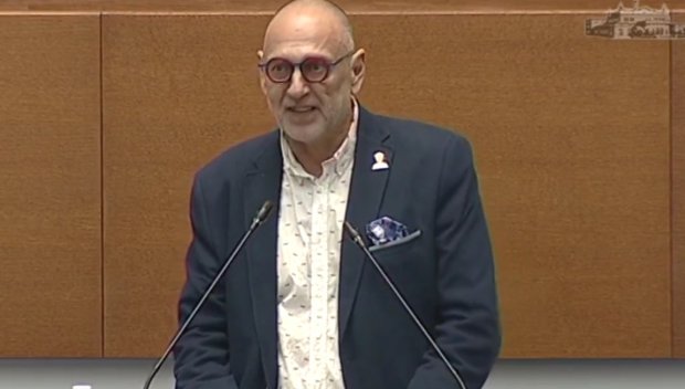 Любен Дилов-син избърса пода на парламента с ППДБ: Обвинявате ни в корупция, но вашият лидер подаде оставка и избяга заради корупция. В състояние сте на пълна шизофрения (ВИДЕО)