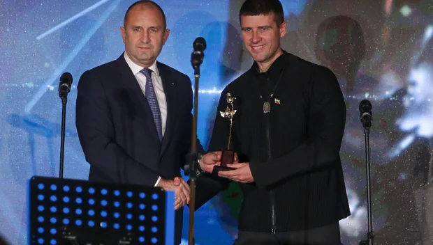 ИЗВЪНРЕДНО В ПИК! Радев е в шок и ужас след акцията срещу Величие (СНИМКИ)