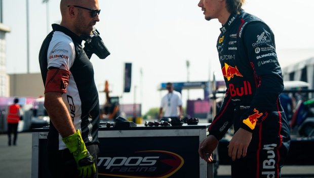 Никола Цолов направи дебют във Формула 2