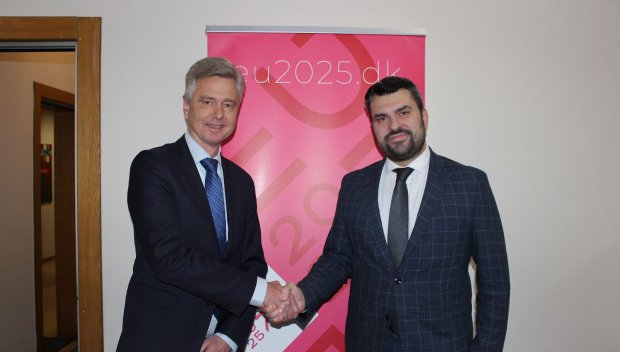 Министър Георг Георгиев се срещна с посланиците на държавите-членки на ЕС в София (СНИМКИ)