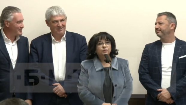 ОТ ПОСЛЕДНИТЕ МИНУТИ! Теменужка Петкова с горещи новини след срещата за бюджета (СНИМКИ/ВИДЕО)