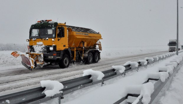 34 машини готови да чистят снега в Бургас