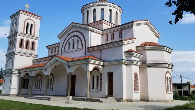 Безбожници откраднаха пари от новата църква в Стряма