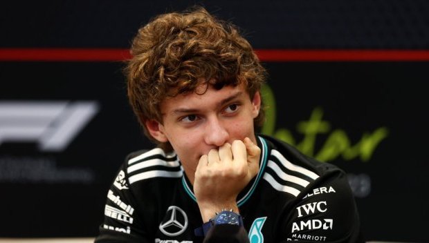 ШОК ВЪВ ФОРМУЛА 1: Смъртни заплахи за пилот на Мерцедес