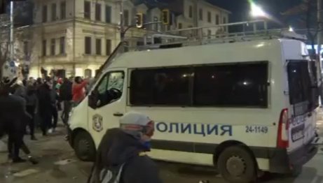 СЛЕД ПОГРОМИТЕ: Прокуратурата решава кои от хулиганите ще бъдат обвинени