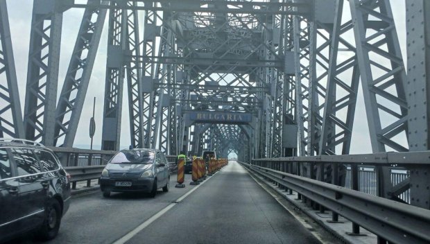 За Коледа и Нова година: Възстановяват движението по Дунав мост при Русе