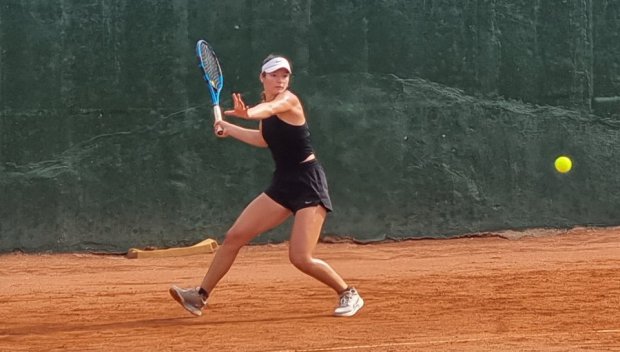 Каратанчева влезе в топ 300, Вики Томова запазва позиции