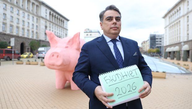 ГОЛЯМ РЕЗИЛ: Развяха КАТО ПРАНИ ГАЩИ срамотиите на Асен Василев и ПП в национален ефир (СНИМКИ)