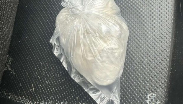 РЕАЛИЗАЦИЯ! Закопчаха криминално проявени за пласиране на кокаин (СНИМКИ)