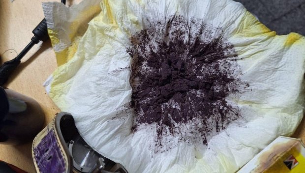 Иззеха опасни химикали и наркотици от дома на криминално проявен в Бургас