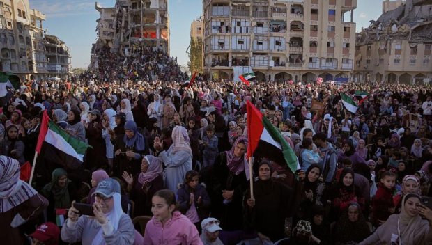 54 двойки се ожениха на масова сватба в опустошената от войната ивица Газа