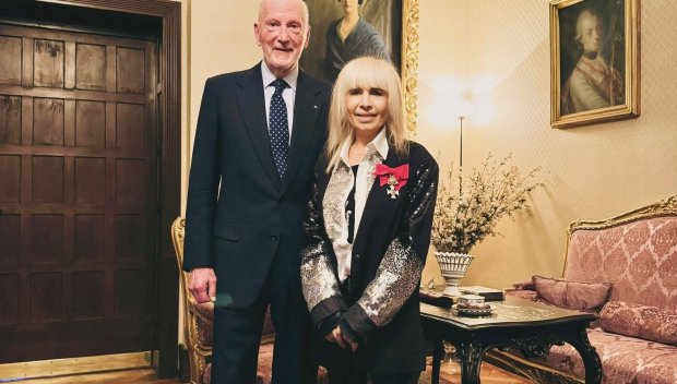 Лили Иванова с боти за $ 800 при Царя (СНИМКИ)