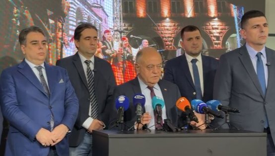 ИЗВЪНРЕДНО! Ген. Атанасов получи есемес, от който му идва да потъне вдън земя