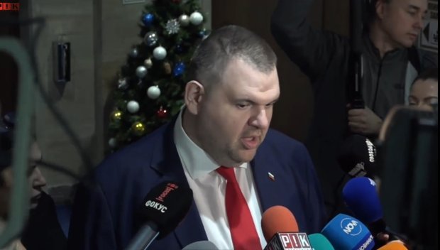 ПЪРВО В ПИК TV! Пеевски: Подкрепяме бюджета! Няма да позволя на ППДБ да обиждат моите избиратели, довчера ми седяха в скута и ми подгъзуваха (ВИДЕО)