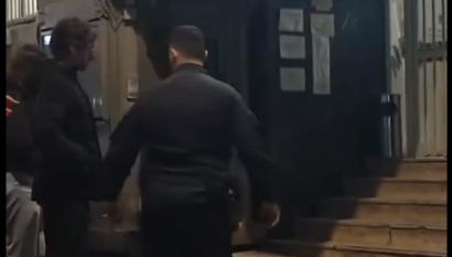 Неизвестни лица атакуваха полицейско управление в Атина с коктейли „Молотов“ (ВИДЕО)