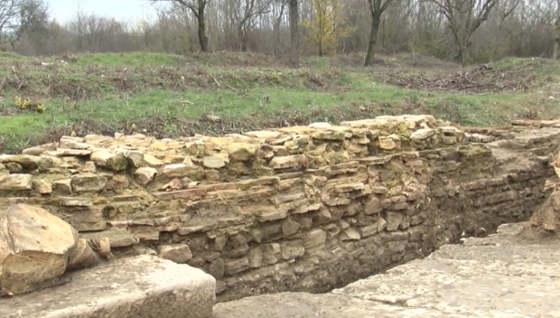 Къде се е намирал единственият древен мол, открит на територията на България