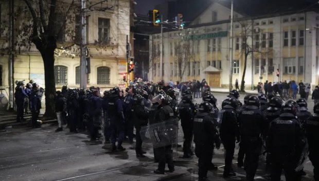 Десетки задържани на протеста в София