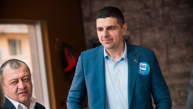 МРЕЖАТА ПЛАМНА след заплахите на Мирчев: Не посмя да пипне Бойко по ушетата, шамари ще му раздава! Да спре оземпика, че в ГЕРБ има половин дузина спецове по азиатски бойни изкуства