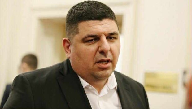 Шкварек го разобличи: Иво Мирчев направи открит плонж в няколко студиа към новия скут, в който копнее да скочи