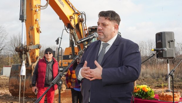 Вицепремиерът Зафиров даде старт на строителството на новия Факултет по ветеринарна медицина в Плевен (СНИМКИ)