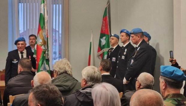 Във Варна създадоха първата регионална организация на Съюза на парашутистите