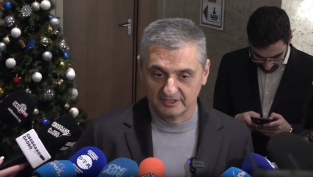 ГОРЕЩО В ПИК TV! Кирил Добрев побесня след провокацията на Денков: Тези политически шарлатани довчера искаха да участват във властта, предлагаха министри и искаха постове (ВИДЕО)