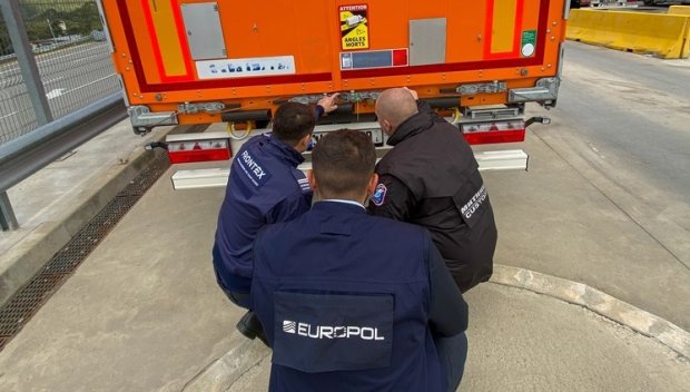 Митническата операция „Пирати 3“ залови фалшиви и акцизни стоки