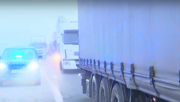 Километрични опашки от тирове по границата с Турция