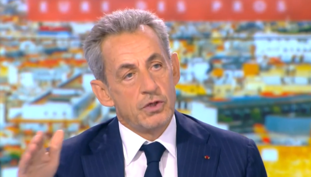 Саркози пише книга: В затвора най-нечовешкото насилие беше ежедневна реалност