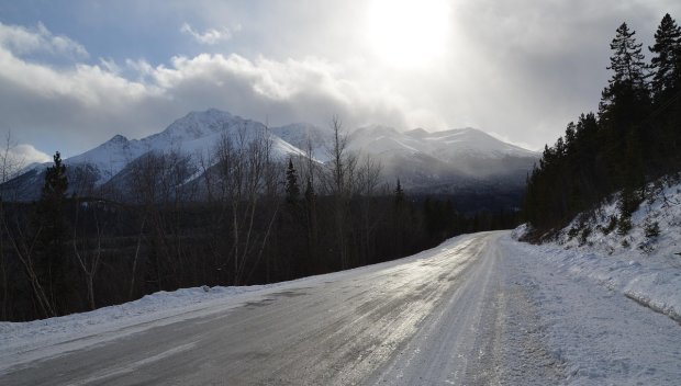 ПРЕДУПРЕЖДЕНИЕ: Пътеките в планините са заледени - туристите трябва да внимават