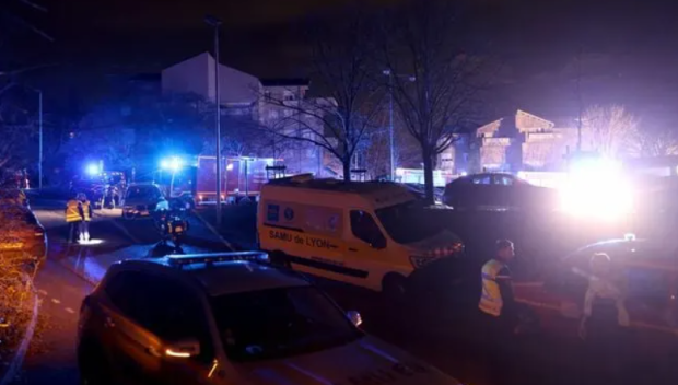 Три деца и майка им са тежко ранени след експлозия в жилищна сграда във Франция